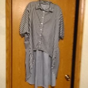Fun black and white striped long tailed shirt